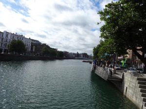 Der Liffey fließt mitten durch Dublin