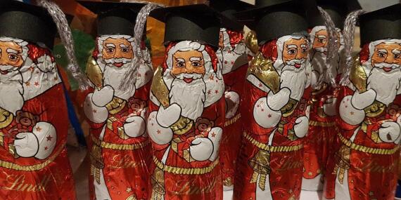 Nikoläuse mit Doktohüten