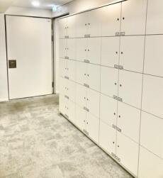 Abbildung der Schließfächer für Examenskandidat:innen bei den Gruppenarbeitslätzen im RWS I.