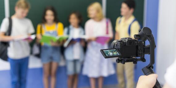 Group-childrens-class-with-backpacks