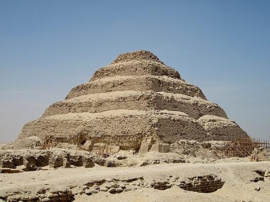 Stufenpyramide des Djoser aus der 3. Dynastie