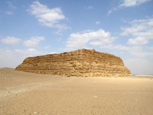 Riesenmastaba des Schepseskaf aus der 4. Dynastie