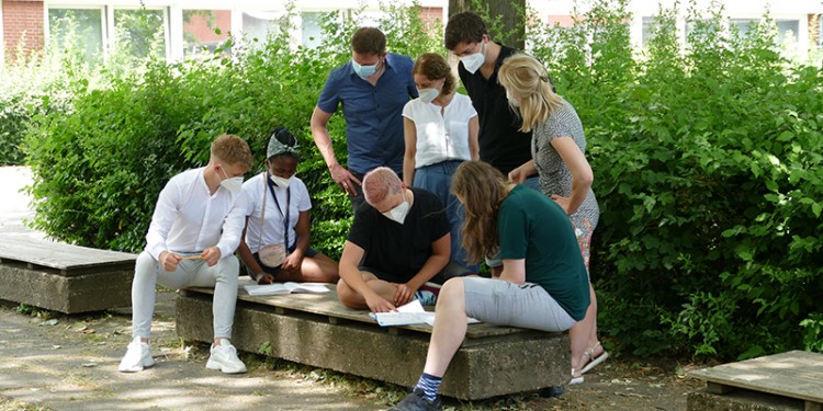 Schüler und Studierende lernen beim Lerncoach-Programm miteinander und voneinander.<address>© WWU - Kathrin Kottke</address>