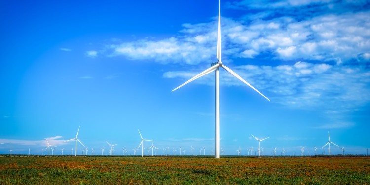 Der Bau von Windkraftanlagen ruft häufig hitzige Diskussionen hervor.<address>© GeekHelp.TX - unsplash</address>
