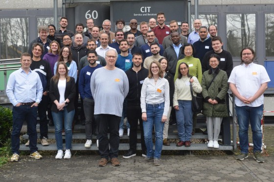 Die etwa 40 Teilnehmerinnen und Teilnehmer des „Invenio RDM“-Hackathons kommen zum ersten Mal in Münster zusammen.<address>© Uni MS - Brigitte Heeke</address>