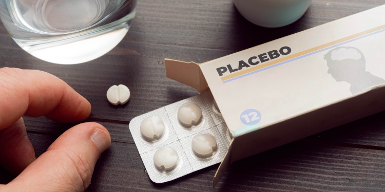 Die Behandlung mit Placebos kann wirkungsvoll sein, bringt den Arzt aber in ein Aufklärungsdilemma.<address>© stock.adobe.com - cristianstorto</address>