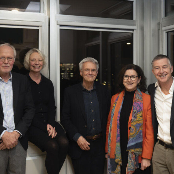 (v. l. n. r.) Prof. Dr. Ewald Terhart (Universität Münster), Prof.'in Dr. Marion Bönnighausen (Wissenschaftliche Leitung des ZLB), Prof. Dr. Manfred Prenzel (TU München), Prof.'in Dr. Ulrike Weyland (Prorektorin für Studium und Lehre, Universität Münster), Prof. Dr. Michael Hemmer (Stellvertretende Wissenschaftliche Leitung des ZLB)<address>© U.F. Schernau</address>